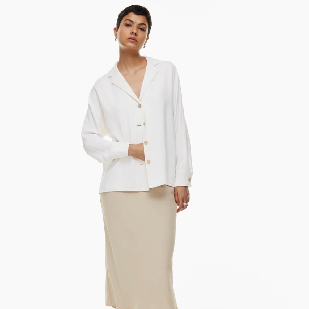 Aritzia Wilfred free form button down long sleeve shirt in white (light birch)